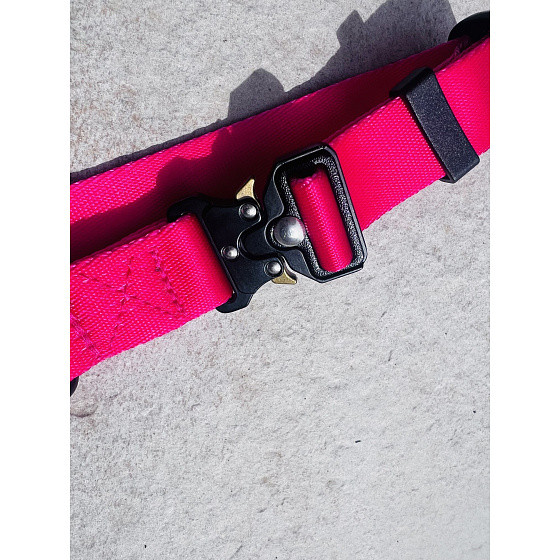 Obojek pro psa bezpečnostní Barbie Pink - L | 40-50 cm 25 mm Speciální spona, bez loga, lehce špinavé